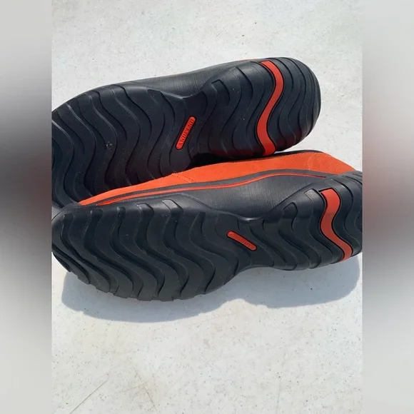 Clogs - Picture 3 of 3